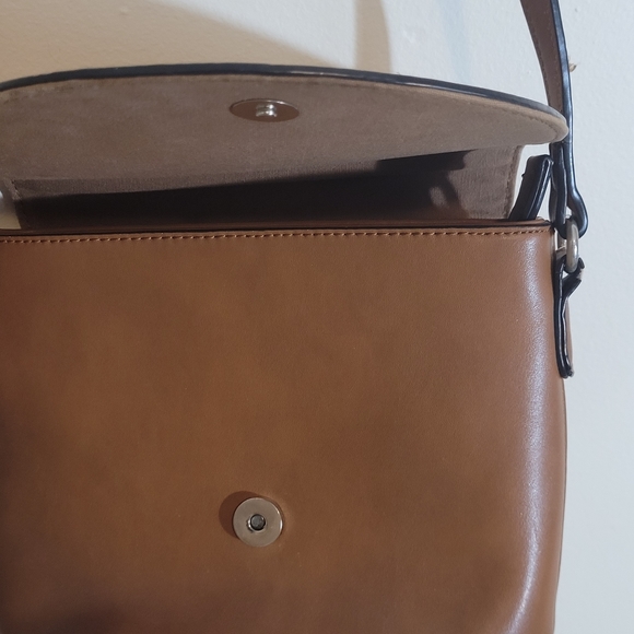 David Jones -- Faux Leather Brown Gator Skin Crossbody Bag - Picture 4 of 13